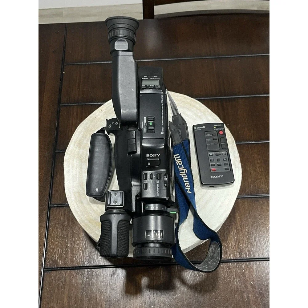 Sony CCD-F501 Video 8 Handycam 8mm Camcorder w/ Remote & Battery UNTESTED AS-IS